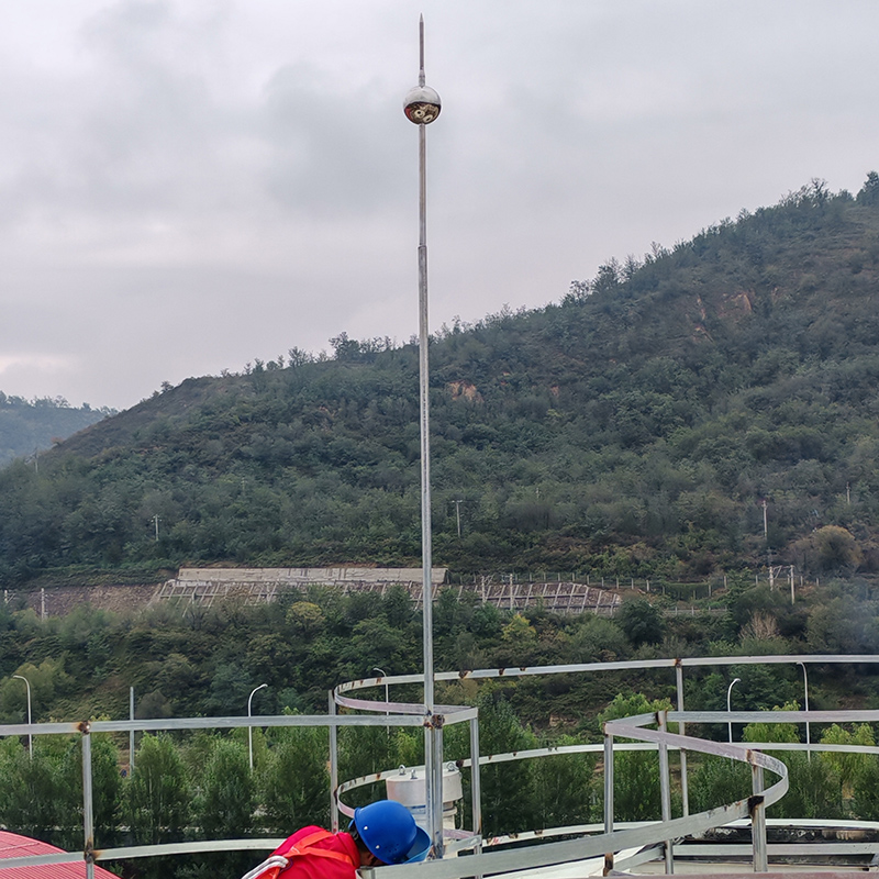 油罐顶部避雷针安装过程简述